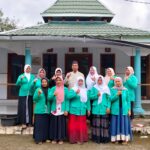 Ziarah Muassis dan Sesepuh Desa, PAC Fatayat NU Sawahan Lestarikan Tradisi Nyekar Jelang Ramadan